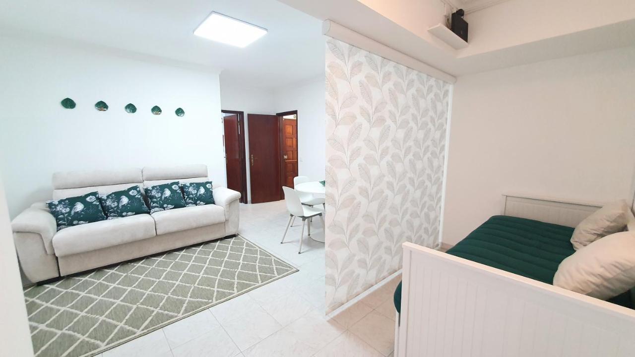 Caldas Da Rainha'S Green & White Luaran gambar